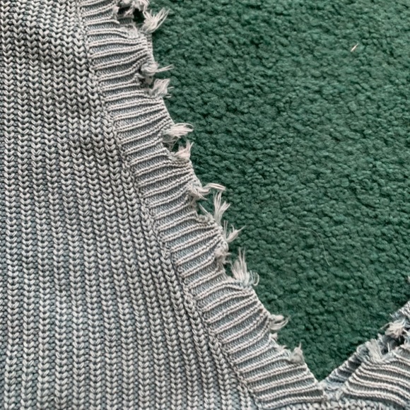 {FATE} Distressed Green Crop Sweater - Picture 3 of 7